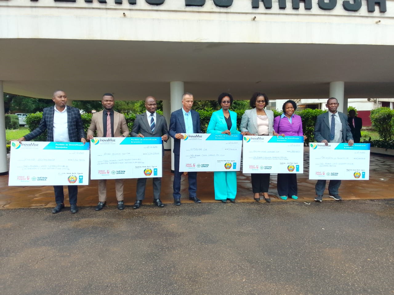 Empresas de Macadâmia e HIPORURAL.Lda vencem prémio de 100 mil dólares em Niassa